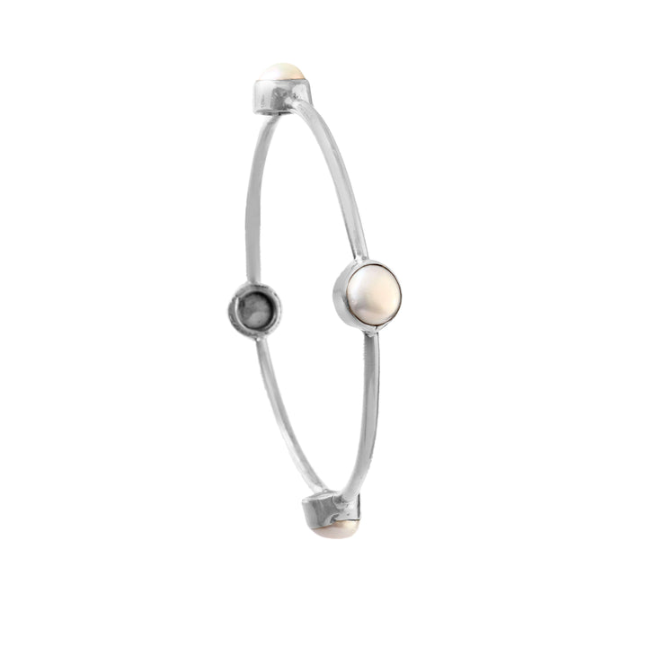 Silver Fresh Water Peral Bangle