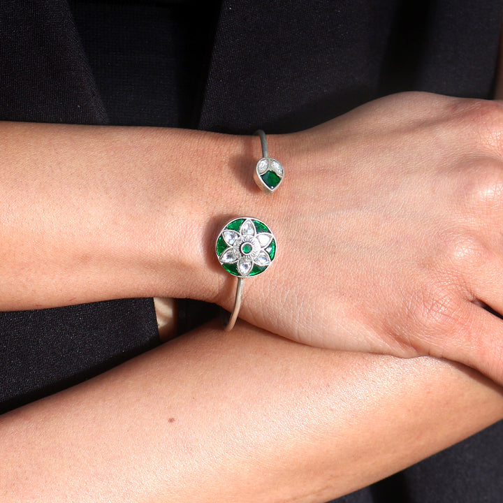 Silver Green & White Kundan-Jadau Twister Bangle