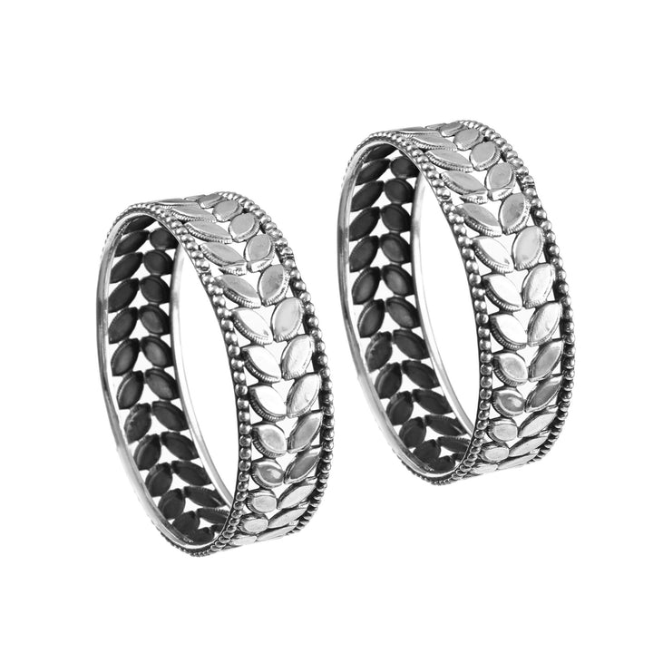 Silver Leaf Design Oxidized Bangle