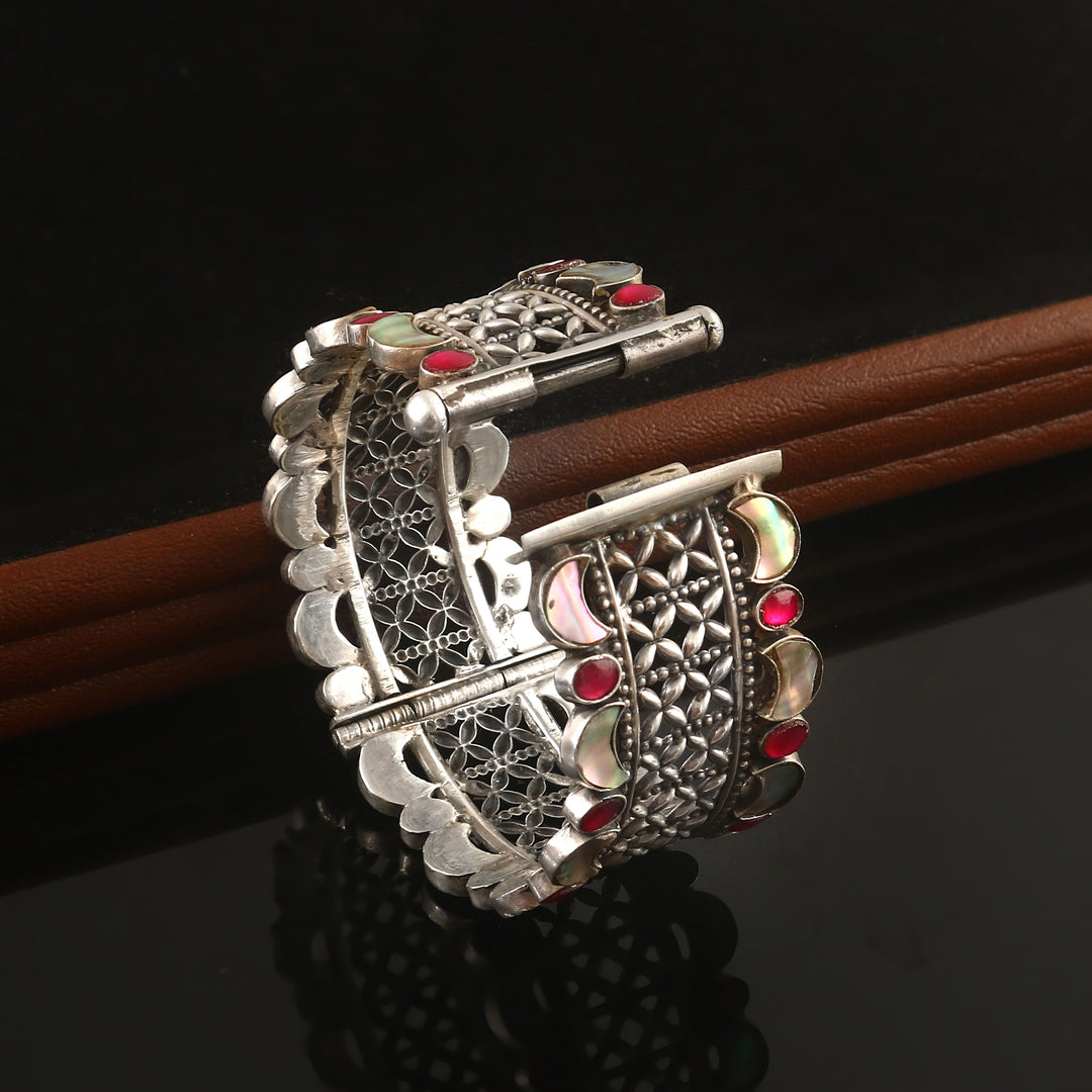 Silver Statement MOP Kundan Kada Bangle