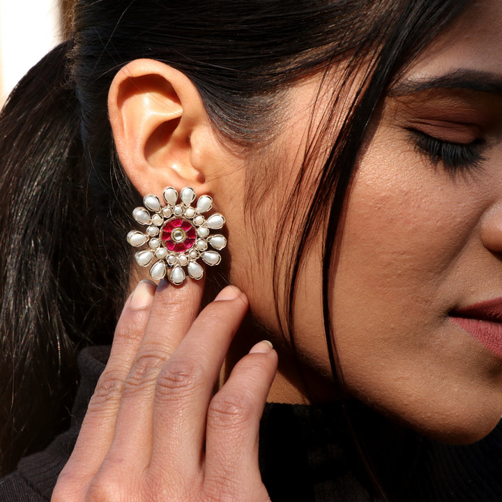 Silver Floral Adorable Pearl Stud Earrings