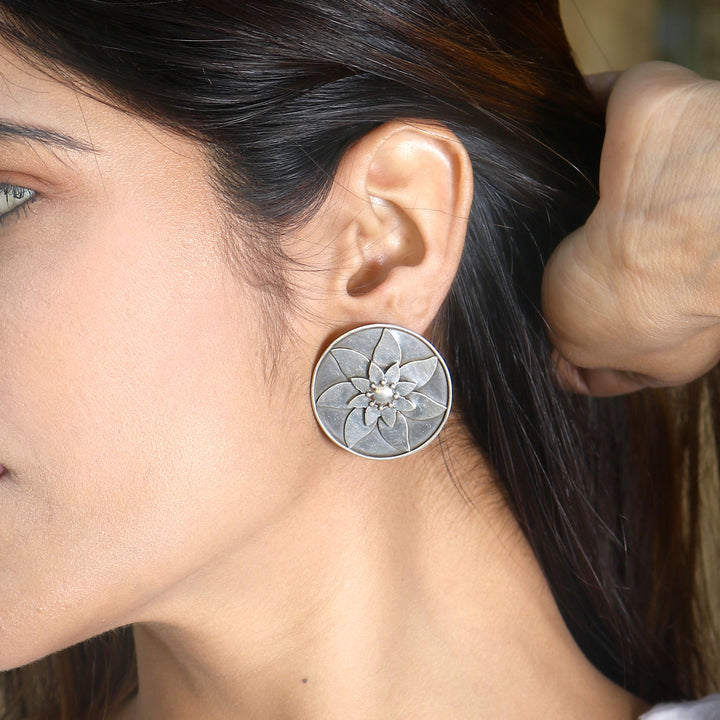 Silver Oxidized Sun-Floral Ear Studs