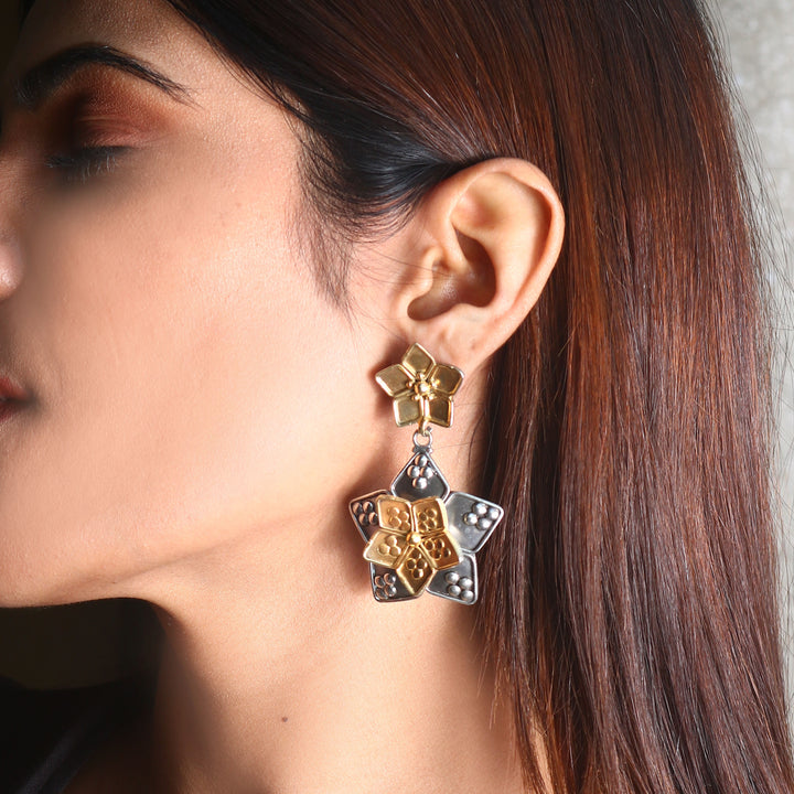 Antique Silver Floral Dual Tone Stud Earrings