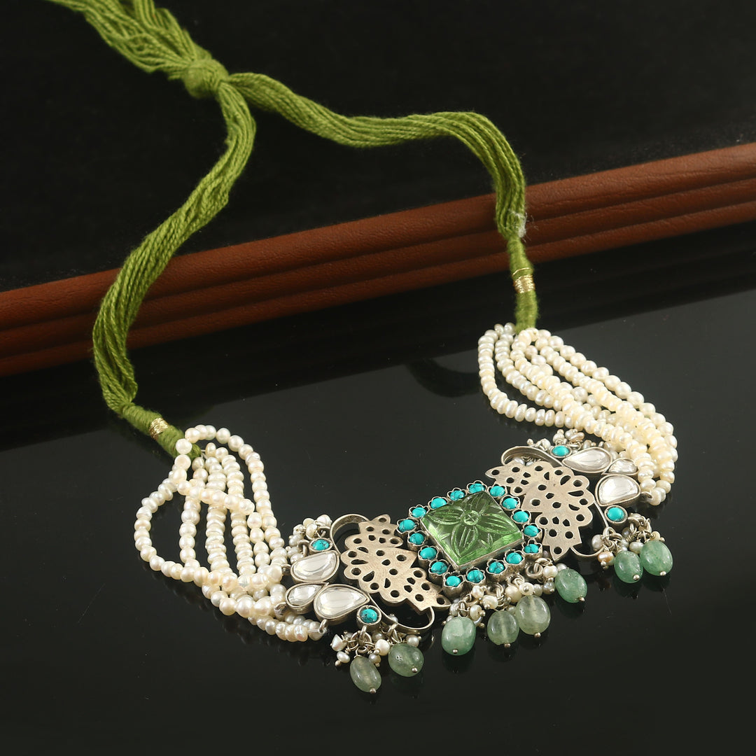 Adorable Silver Choker Necklace With Pearl