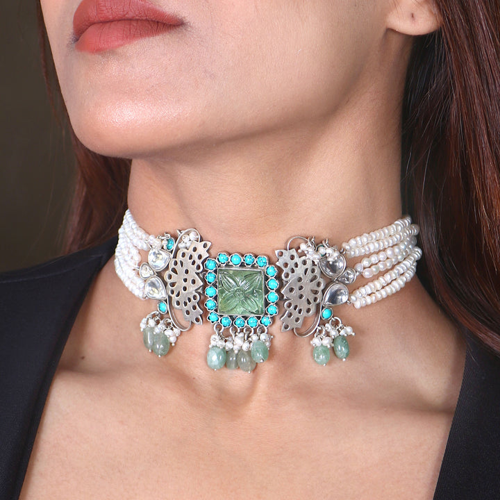Adorable Silver Choker Necklace With Pearl