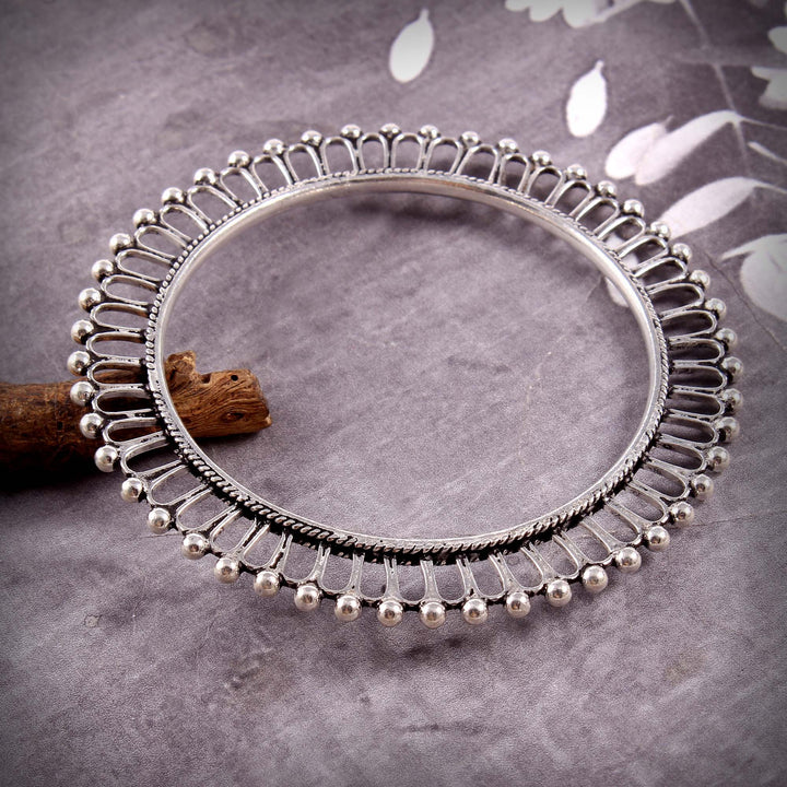 Silver Circle Design Adorable Bangle