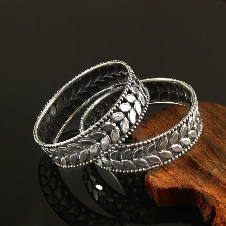 Silver Leaf Design Oxidized Bangle