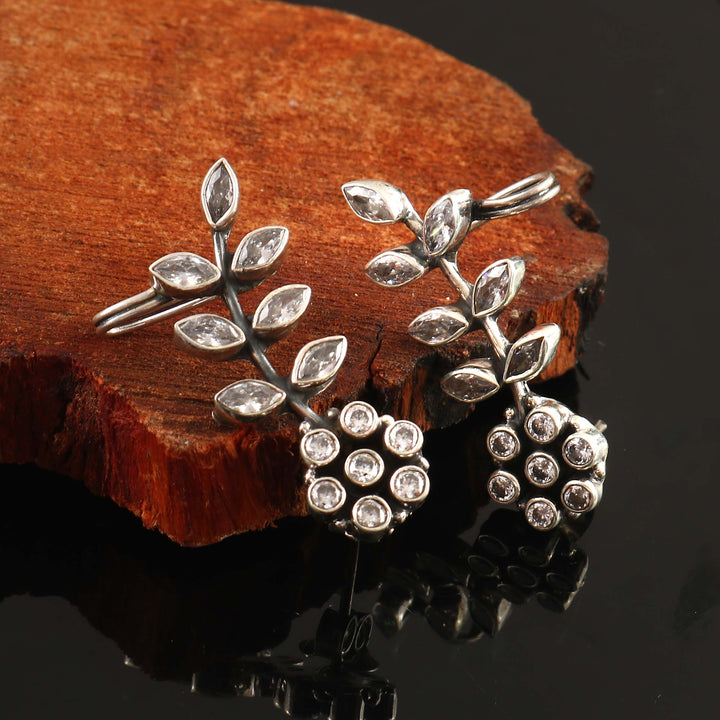 Silver Adorable Floral & Leaf Stud Earrings