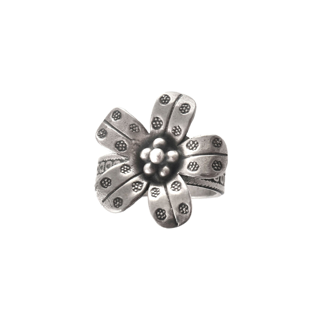 Beautiful Silver Floral Ring