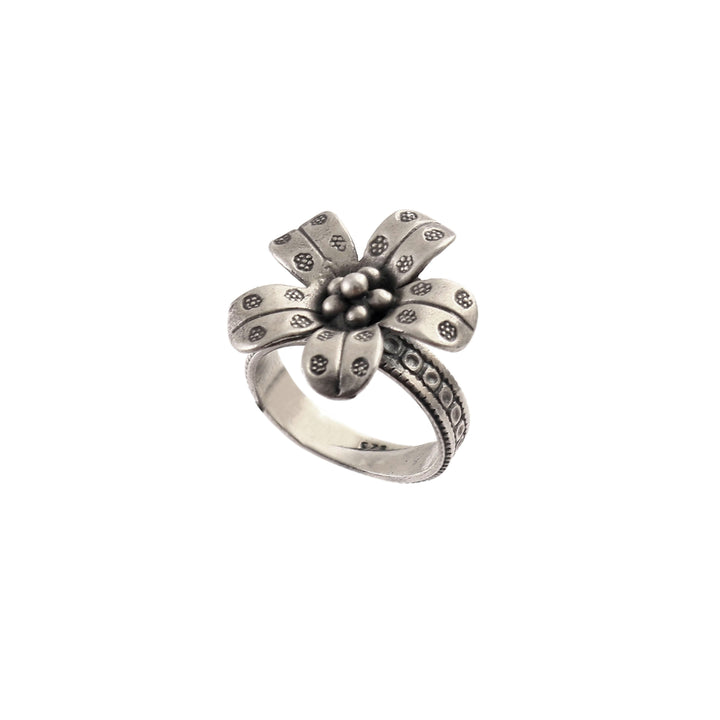 Beautiful Silver Floral Ring